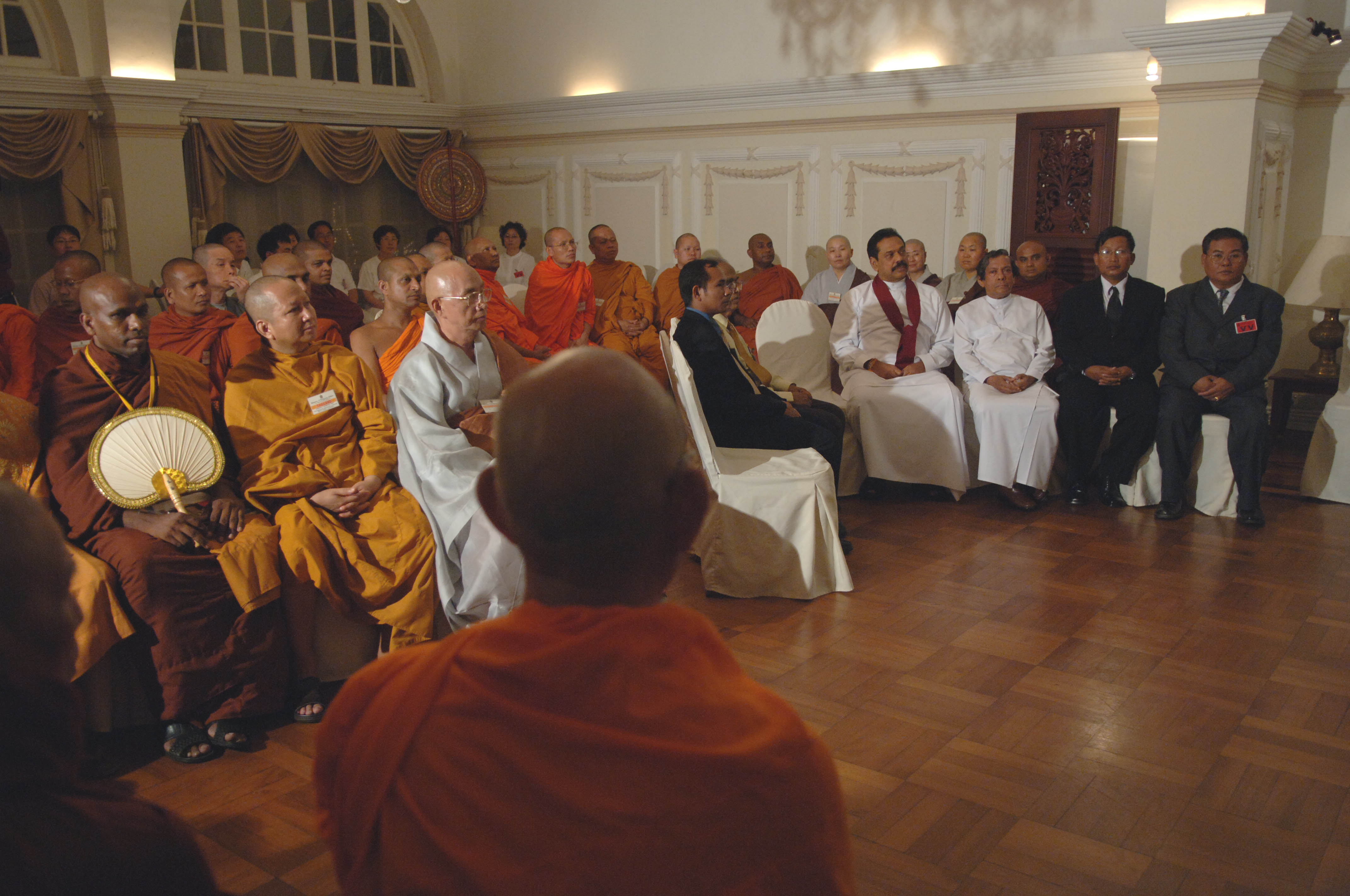 at President house on 17.05.2006 vesak day 2.jpg